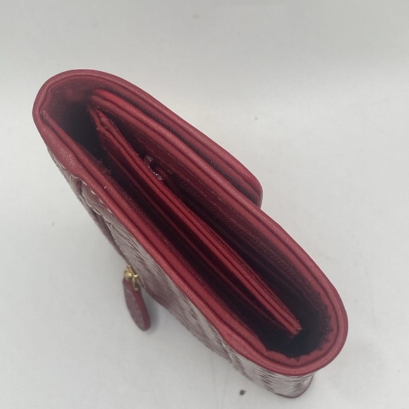 Lis Claiborne Burgundy faux basket weave Tri Fold Wallet NWOT - Picture 6 of 12